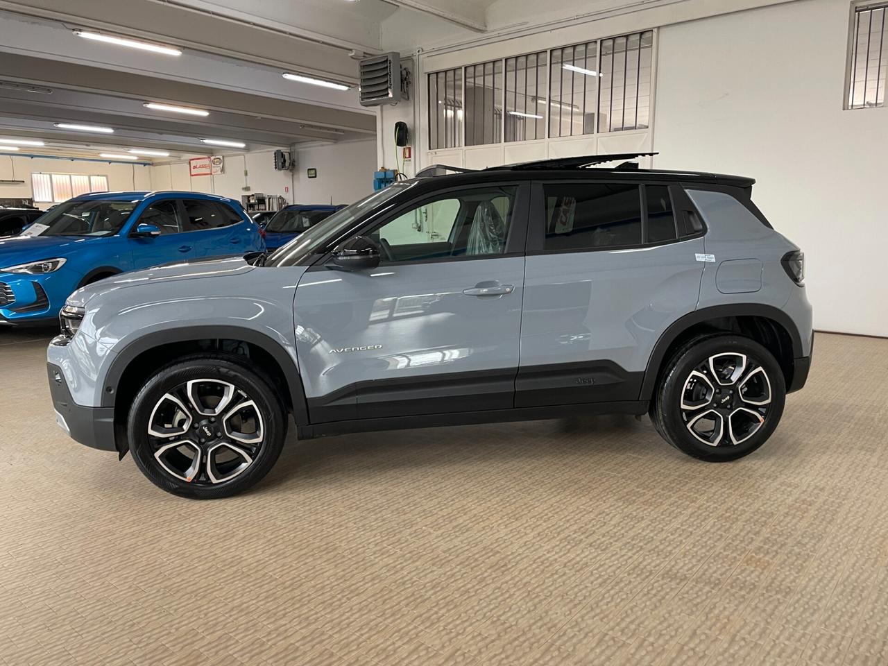 Jeep Avenger 1.2 Turbo 100 CV Summit Km0 Tetto aprib.+Bicolore