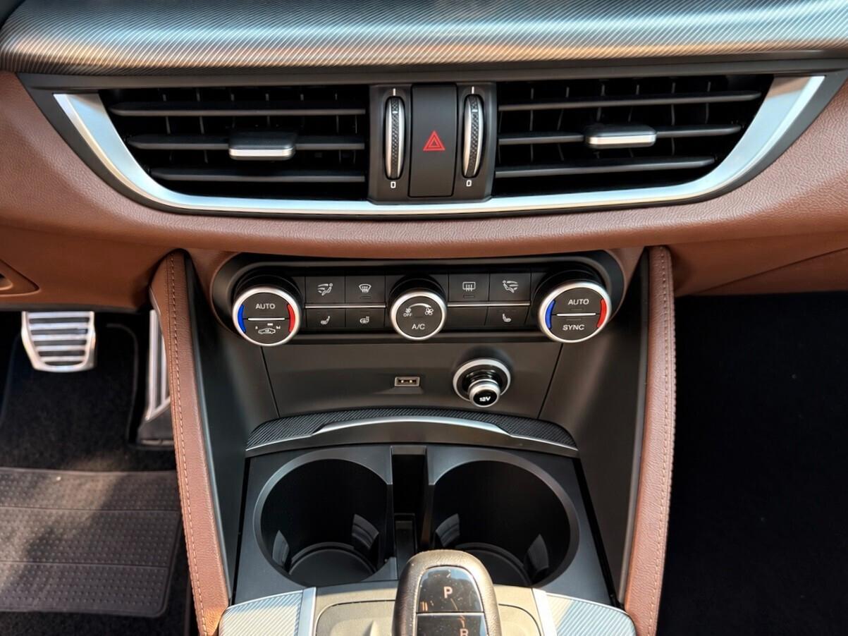 Alfa Romeo Stelvio| GARANZIA 12 MESI