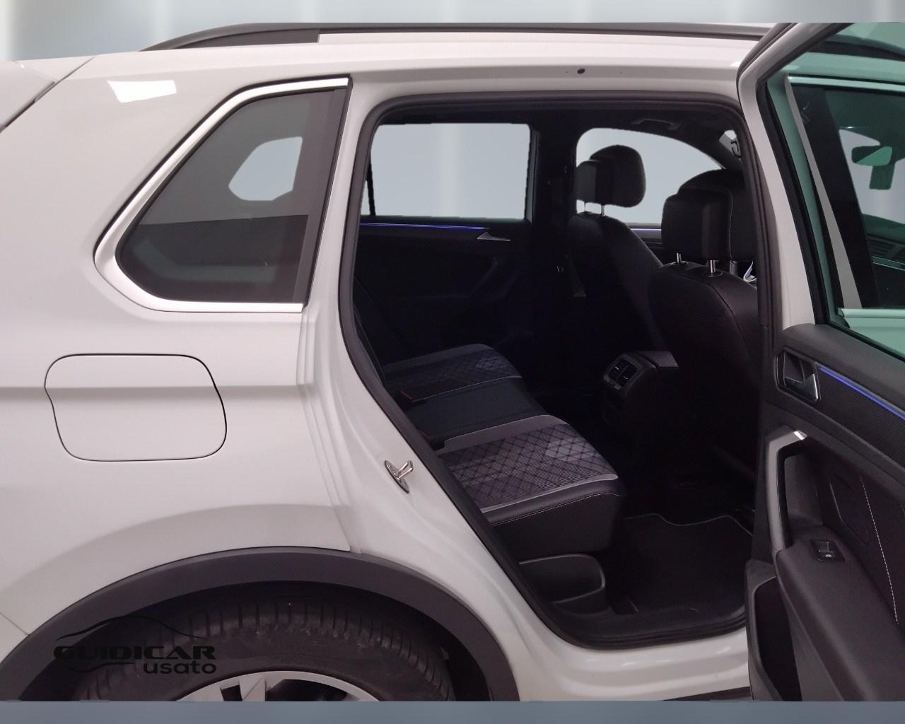 VOLKSWAGEN Tiguan II 2021 - Tiguan 1.5 tsi R-Line 150cv dsg