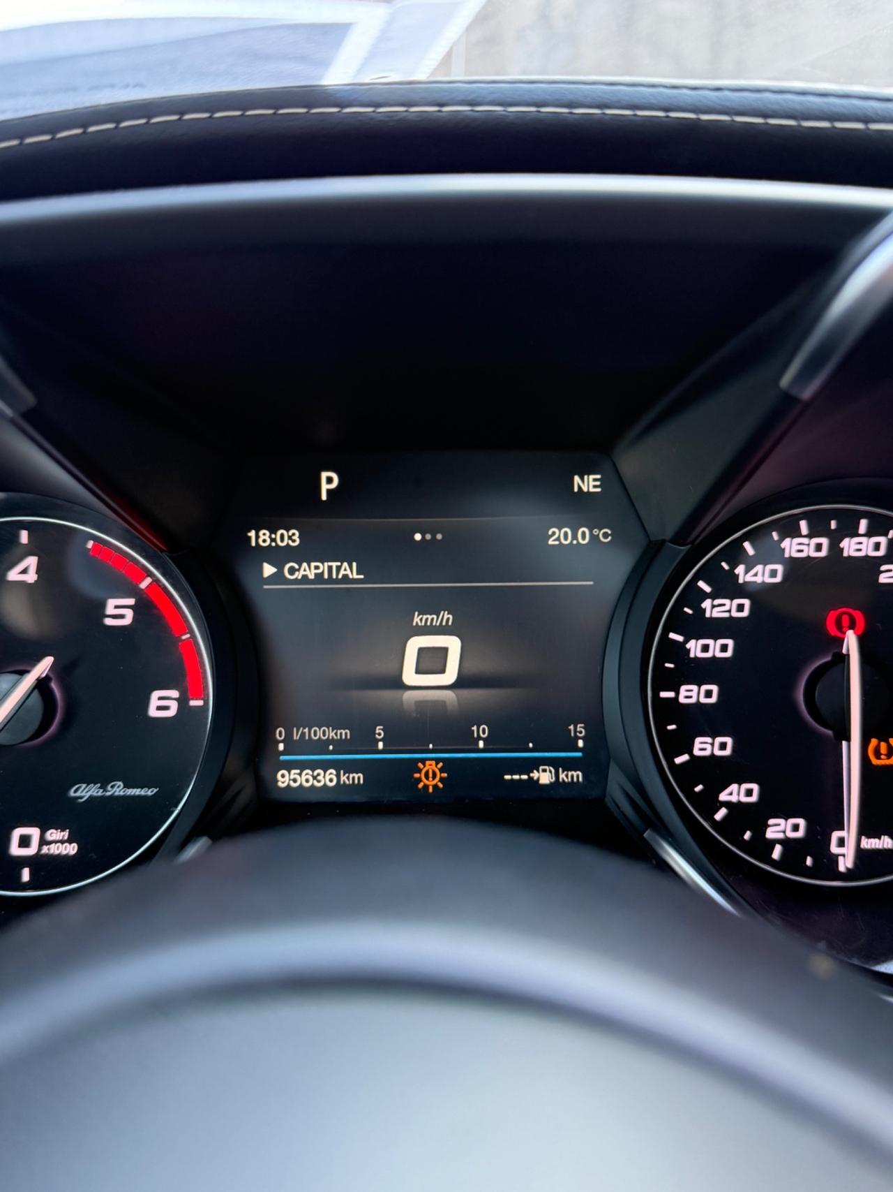 Alfa Romeo Giulia 2.2 Turbodiesel 180 CV AT8 Q 2 Business Sport Launch Ed.
