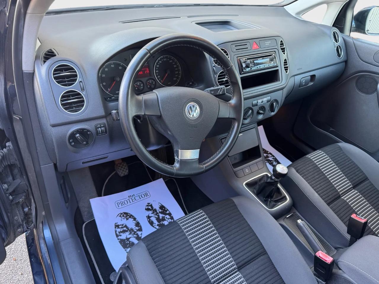 Volkswagen Golf Plus 1.6 benzina 2009 neo patentati