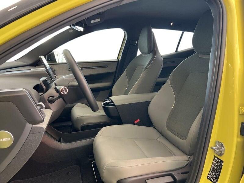 Volvo EX30 Single Motor Extended Range RWD Plus
