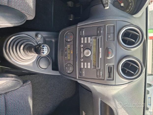 FORD Fiesta S 1.6 Tdci 90 Cv *Neopatentati*