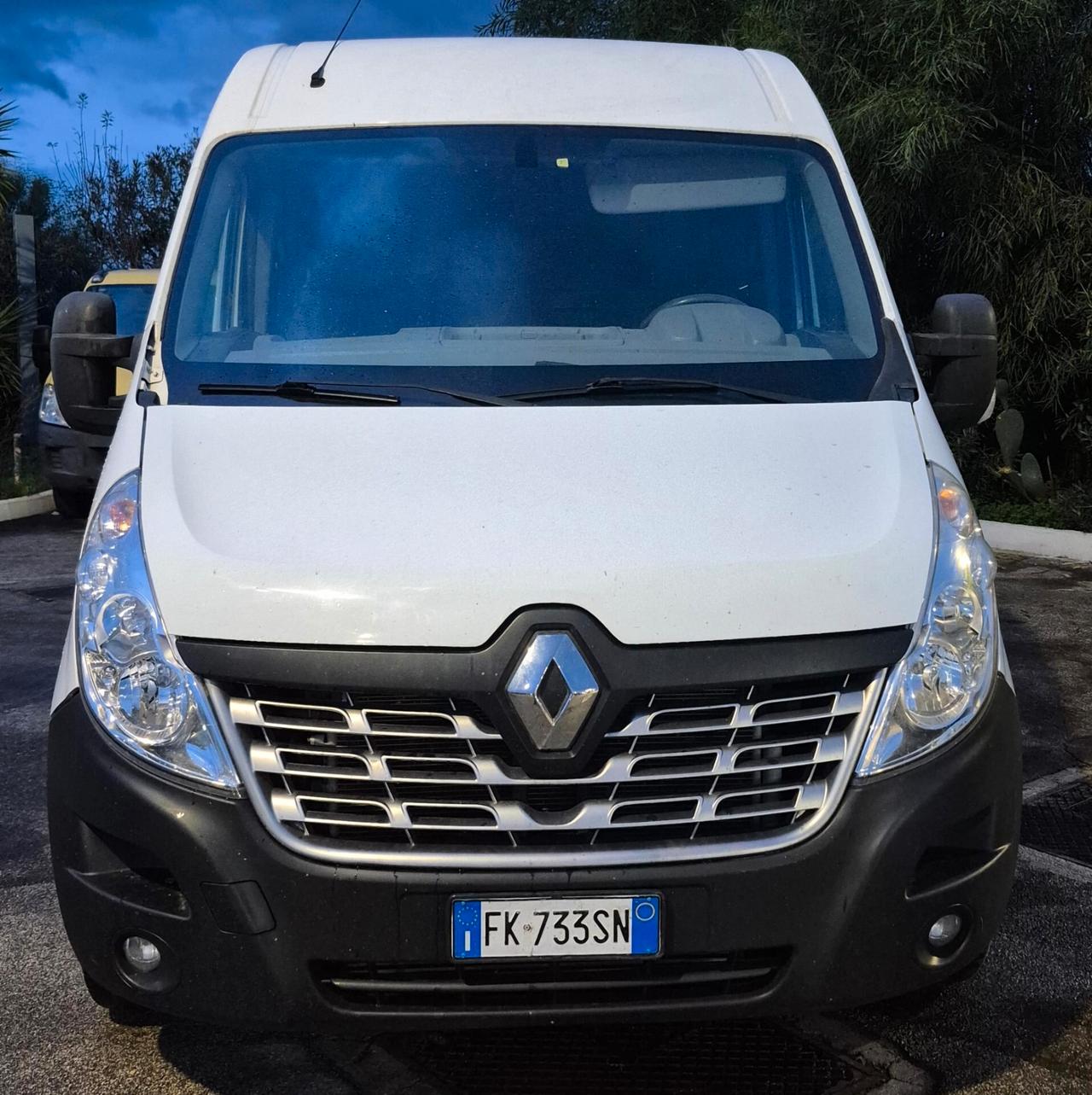 Renault master maxi