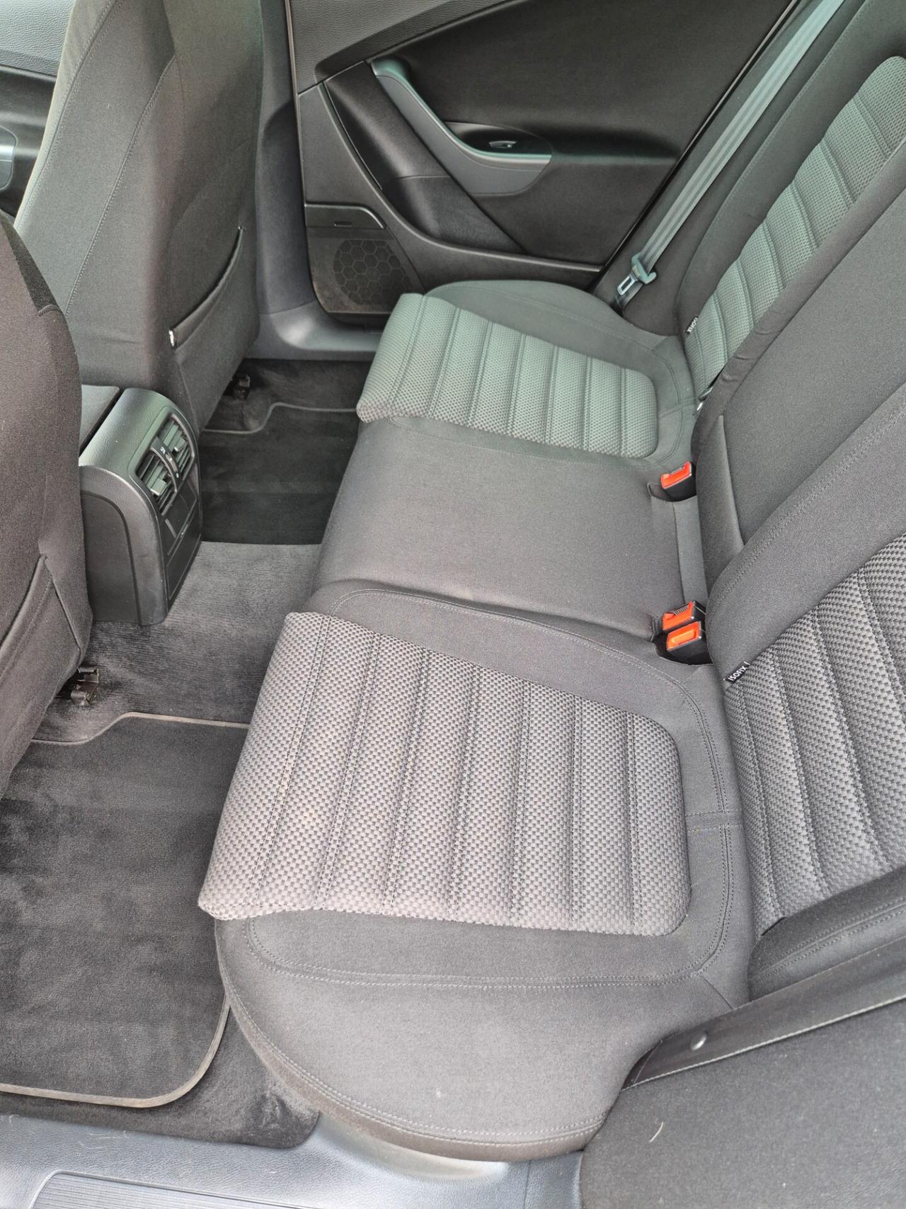Volkswagen Passat 2.0 TDI DPF Var. Comfortline