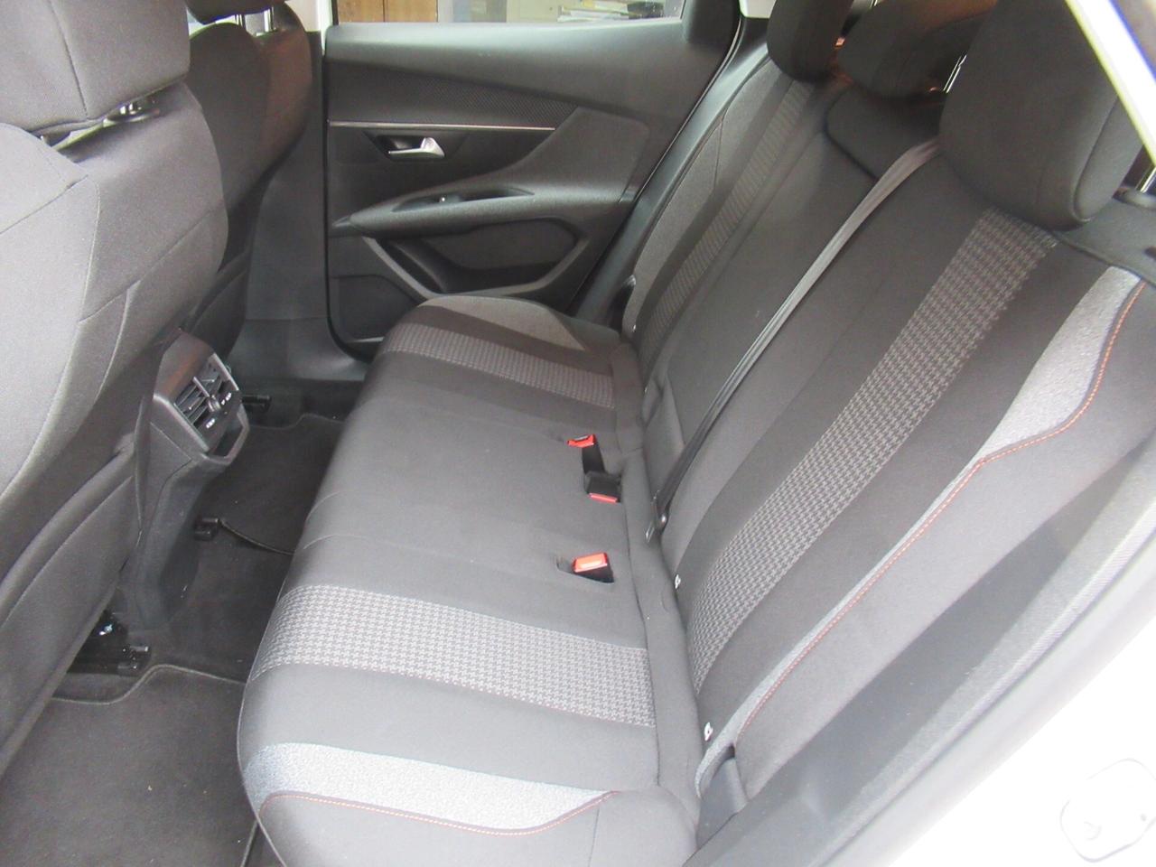 Peugeot 3008 BlueHDi 130 S&S Allure VIRTUAL COKPIT