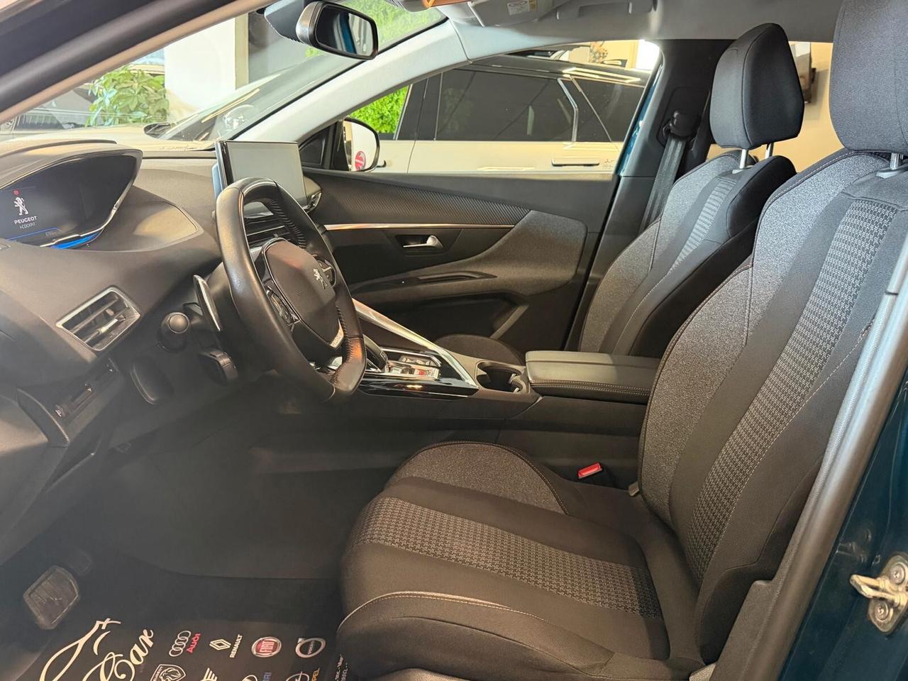 PEUGEOT 3008 1.5 EAT8 130CV 96KW NAVI CRUISE CAM ANNO 2021