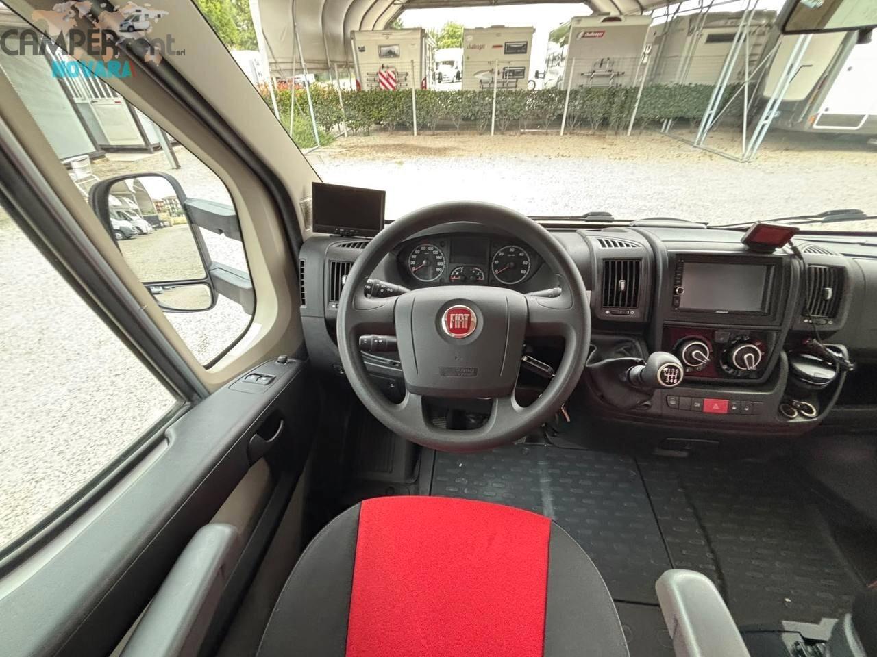 CHALLENGER GENESIS 65 - mansardato con doppia Dinette e letti a castello in coda