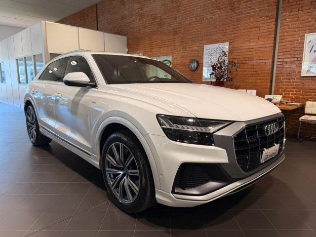 AUDI Q8 50 TDI 286 CV quattro tiptronic S Line TETTO - LED