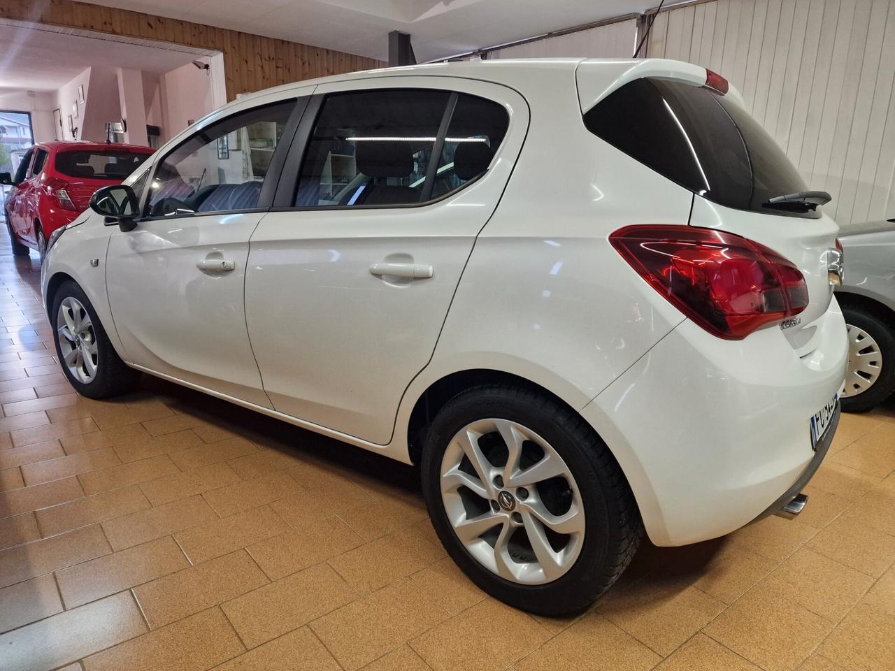 Opel Corsa 1.4 90CV GPL Tech 5 porte b-Color, 102 mila chilometri