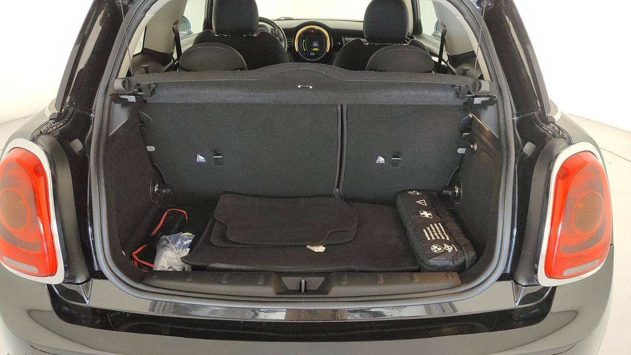 MINI Mini IV F55-F56 2014 - Mini 2.0 Cooper SD Hype 3p auto