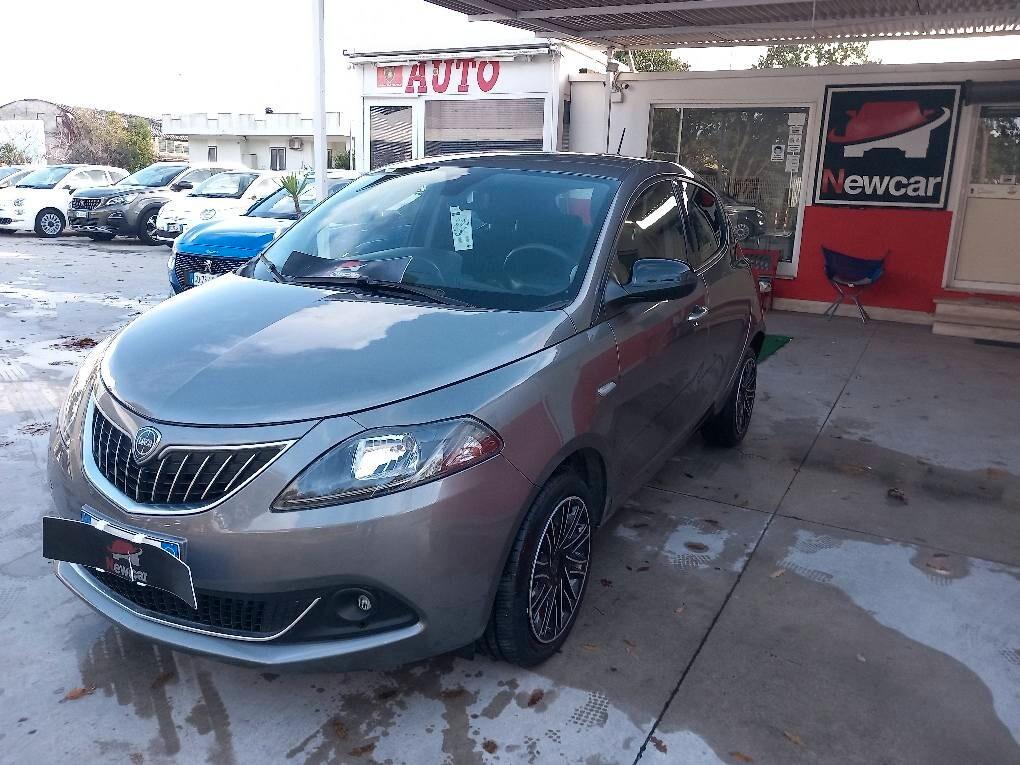 Lancia Ypsilon 1.0 FireFly 5 porte S&S Hybrid Gold km 29000 monitor android sensori GARANZIA TOTALE