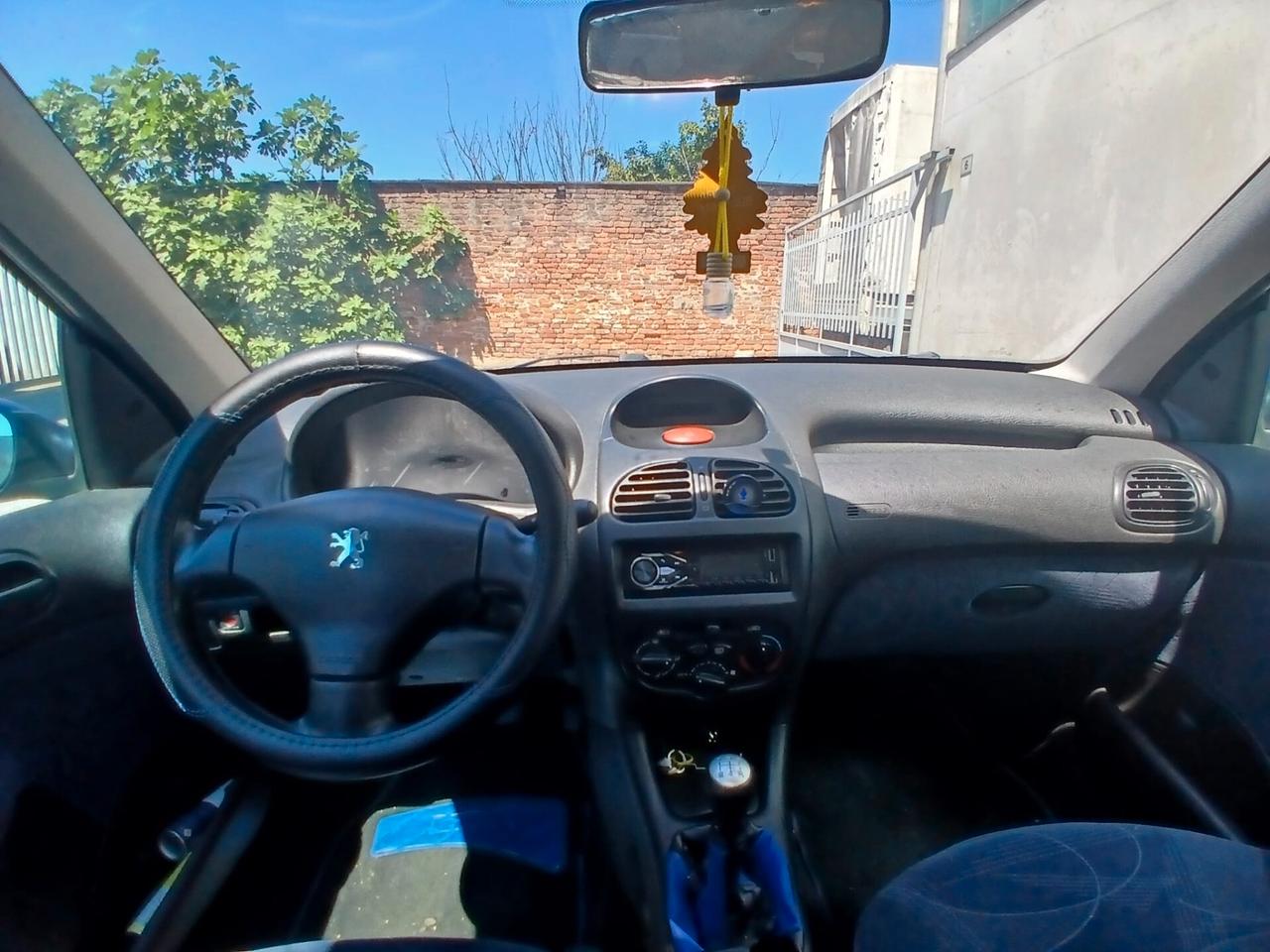 Peugeot 206 1.1 5p. XR
