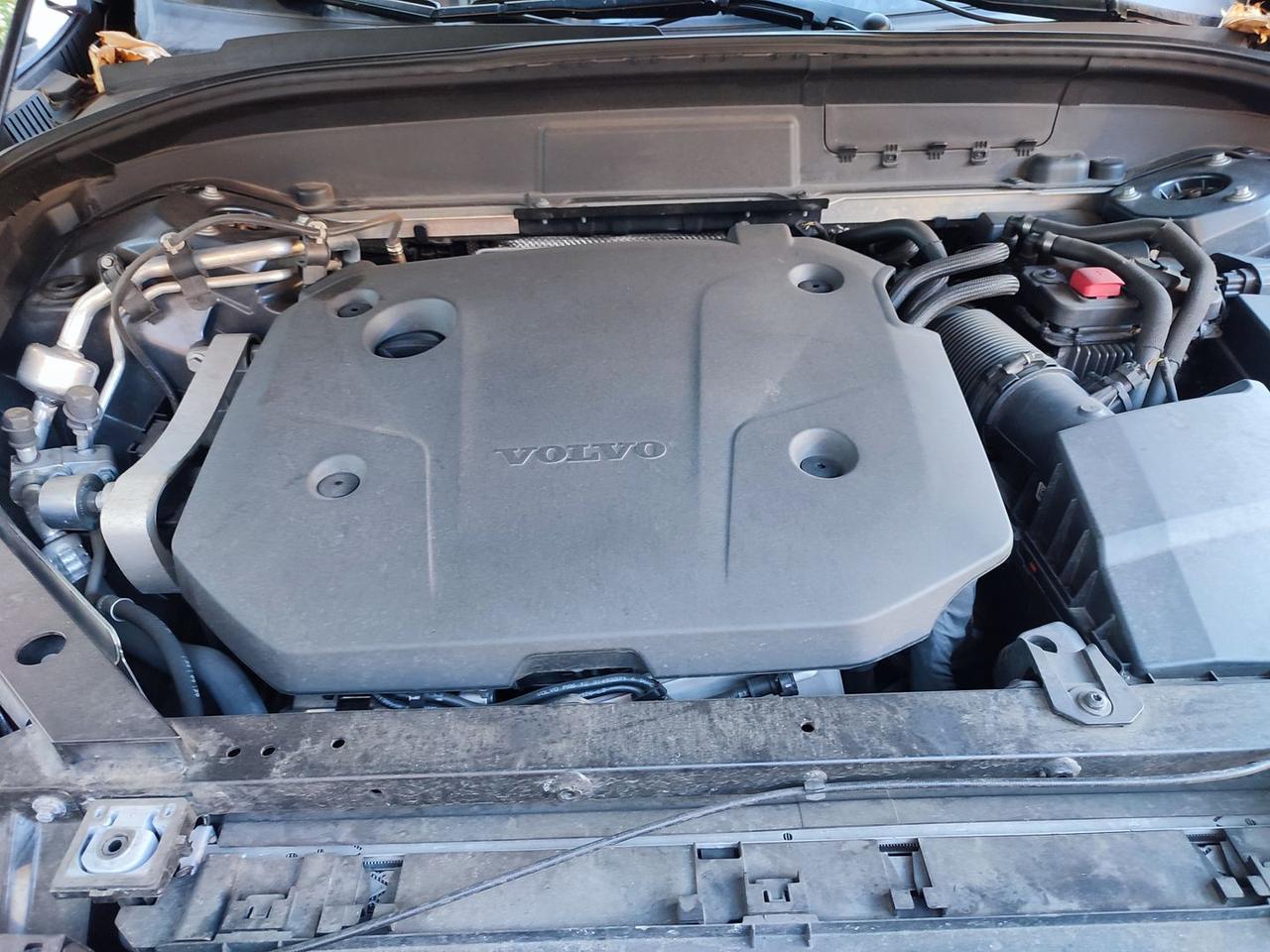 Volvo XC 60 2.0 B4 MHEV Momentum Pro #7446