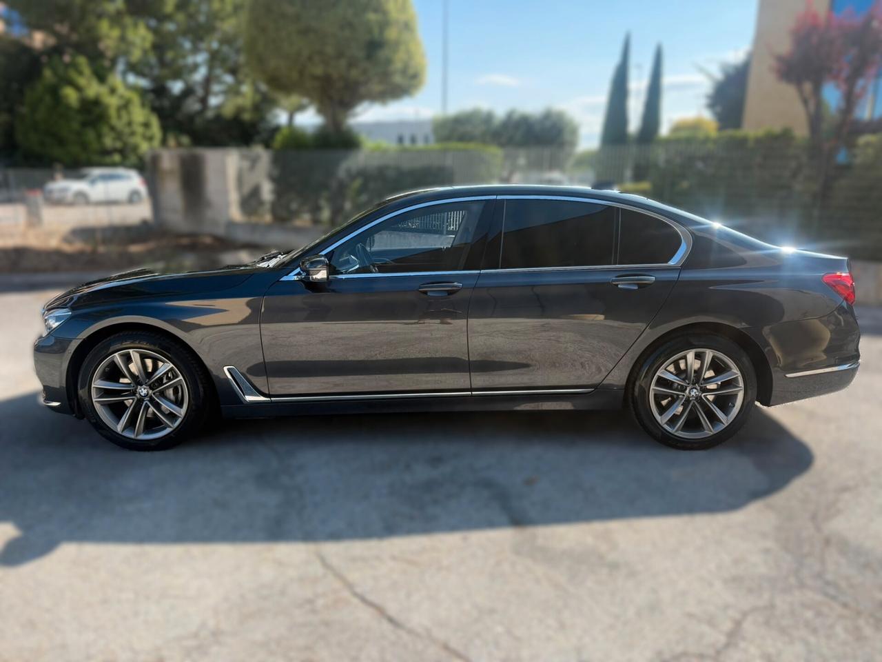 BMW 730 3.0 D 2017 CARBON CORE 12 MESI DI GARANZIA