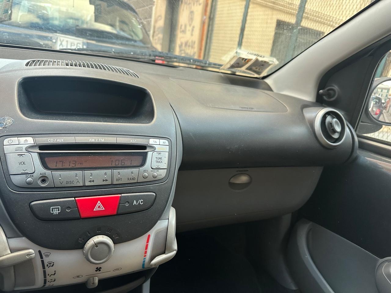 Peugeot 107 1.4 HDi 5p. Sweet Years