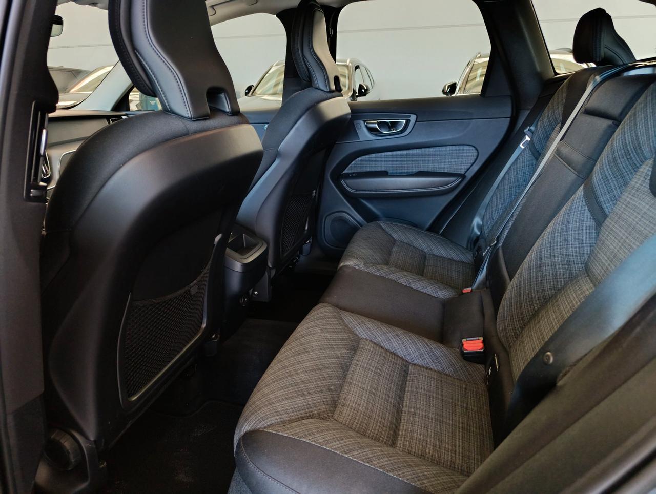 Volvo XC60 2.0 b4 Core awd auto