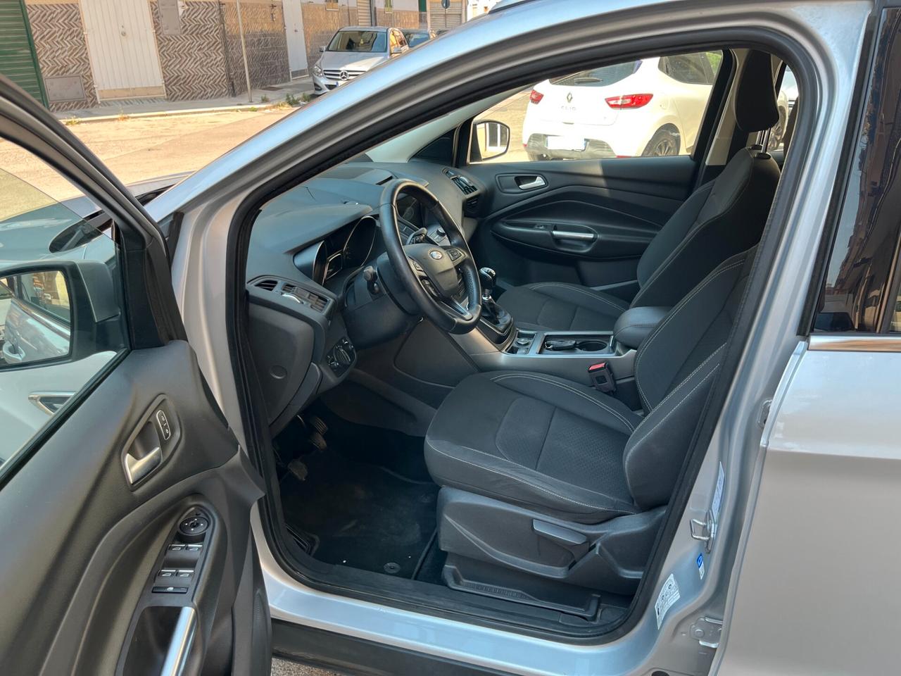Ford Kuga 1.5 TDCI 120 CV S&S 2WD Business