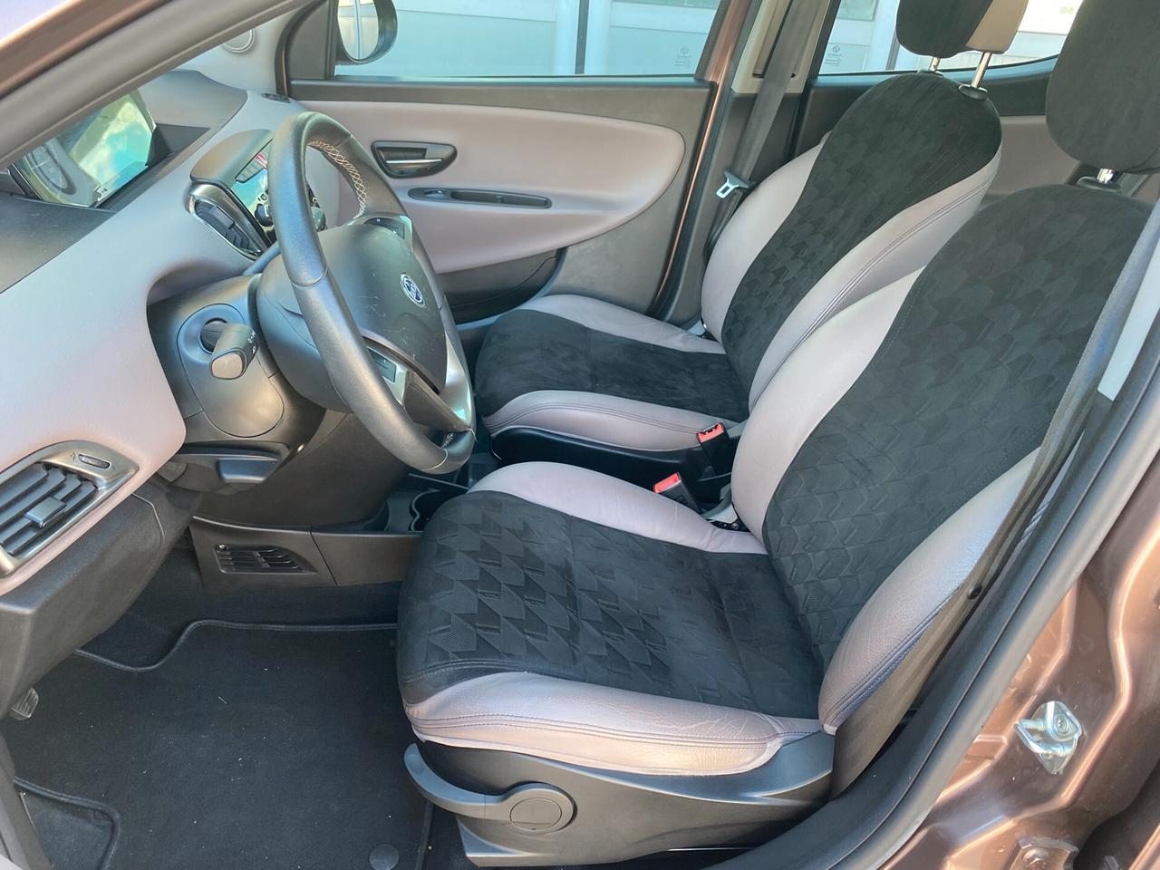 Lancia Ypsilon 1.2 69 CV 5 porte Elle