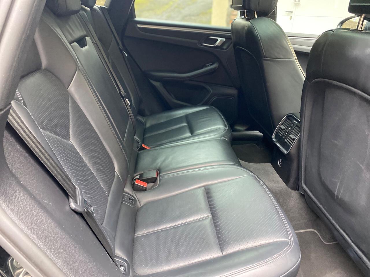 Porsche Macan 2.0 tetto panoramico 245 cv