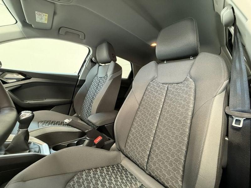 Audi A1 SPB 30 TFSI Black Edition S-line + C.Play + Led