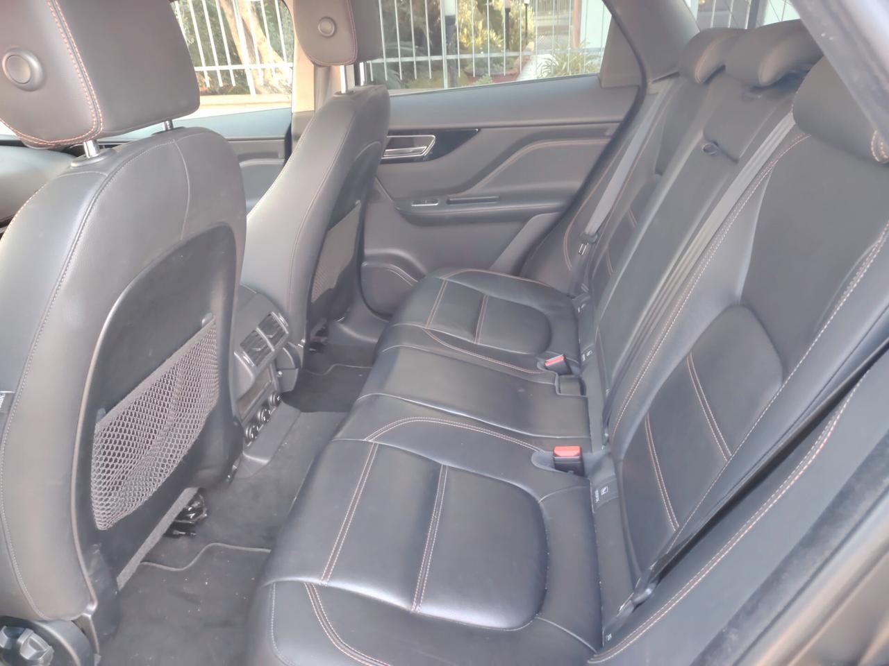 Jaguar F-Pace 2.0 D 180 CV AWD aut. Prestige