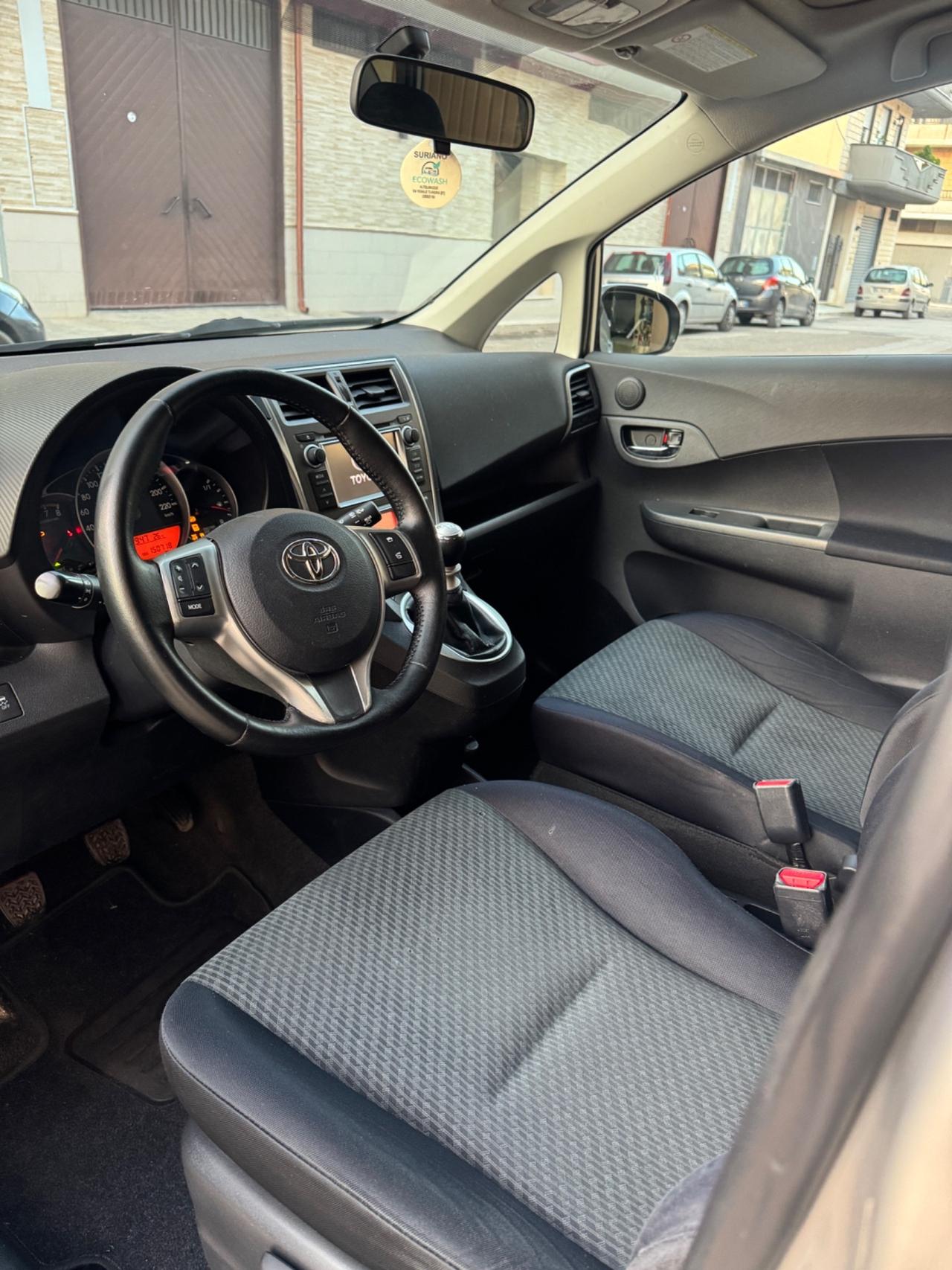 Toyota Verso-S 1.3 MT Style Panorama