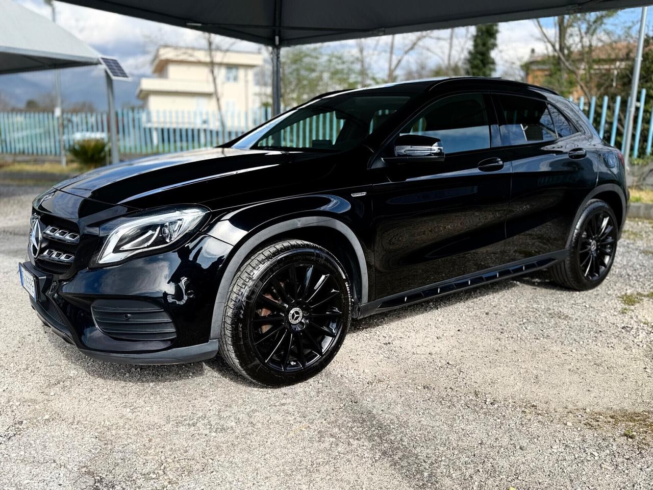 MB GLA 200d 4Matic Premium NIGHT EDITION *TETTO