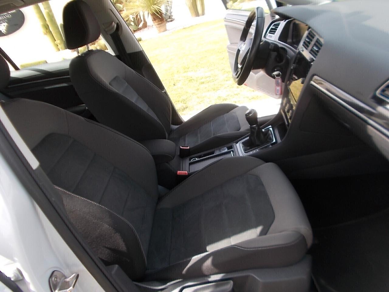 Volkswagen Golf 1.6 TDi VIRTUAL COCKPIT da VETRINA