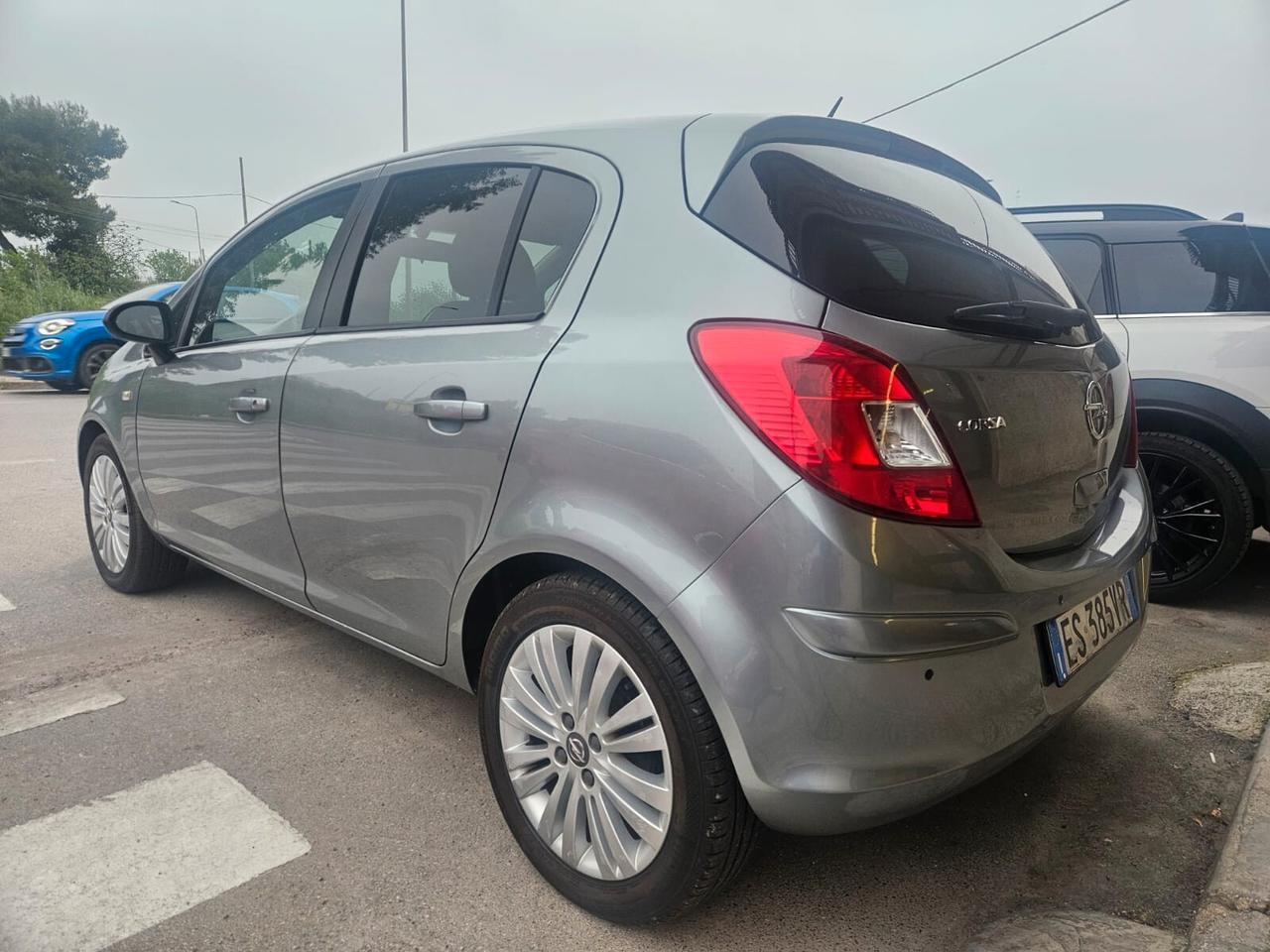 Opel Corsa 5P COSMO 1.2 BENZ. GPL