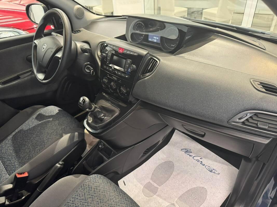 Lancia Ypsilon III 1.0 firefly hybrid Silver s&s 70cv