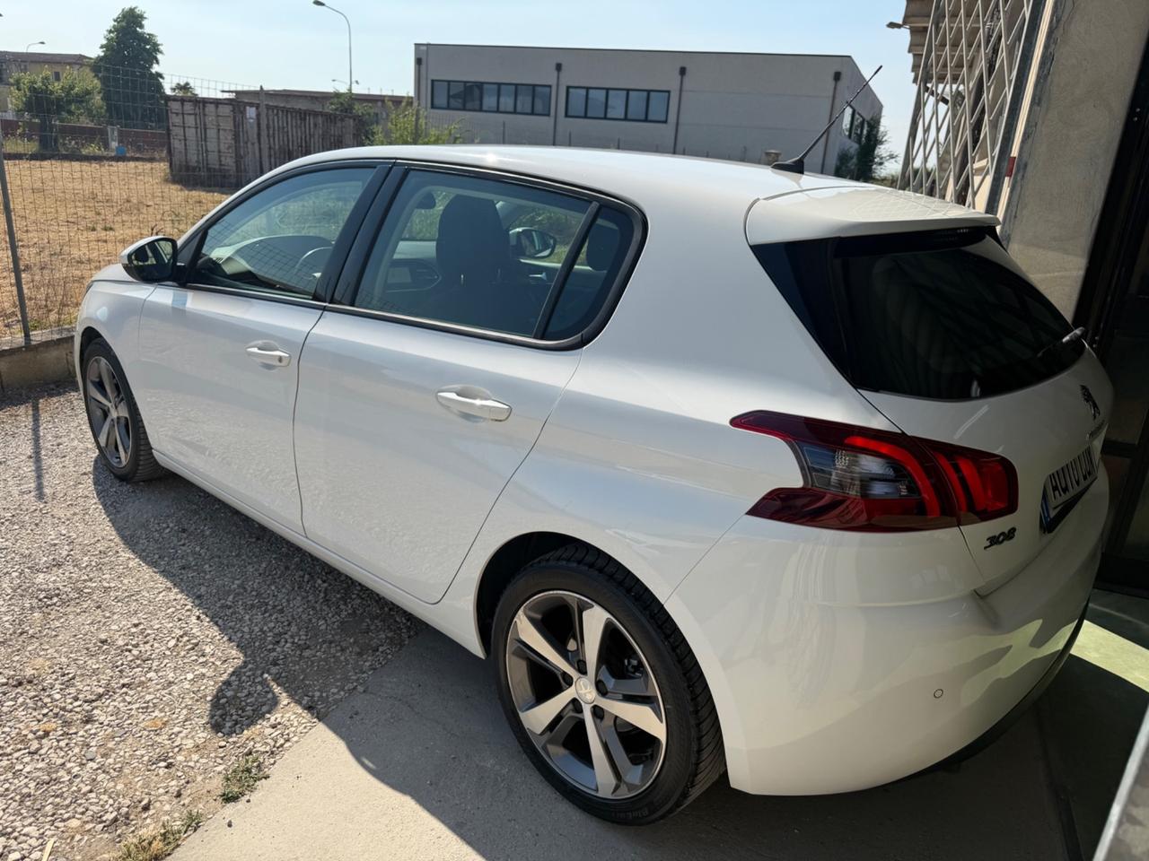 Peugeot 308 BlueHDi 100 S&S Active