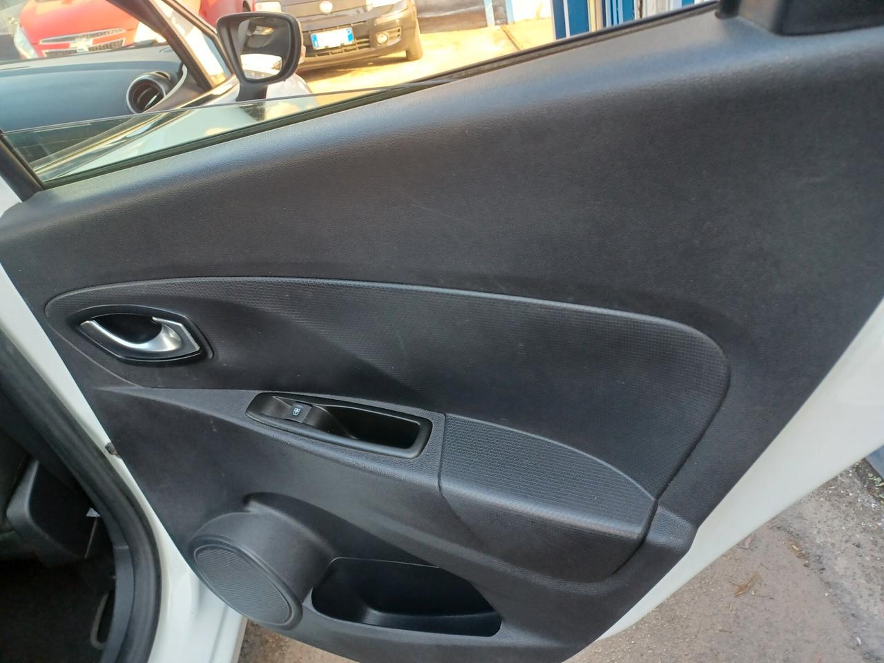 Renault Clio 1.5 DCI COSTUME NATIONAL