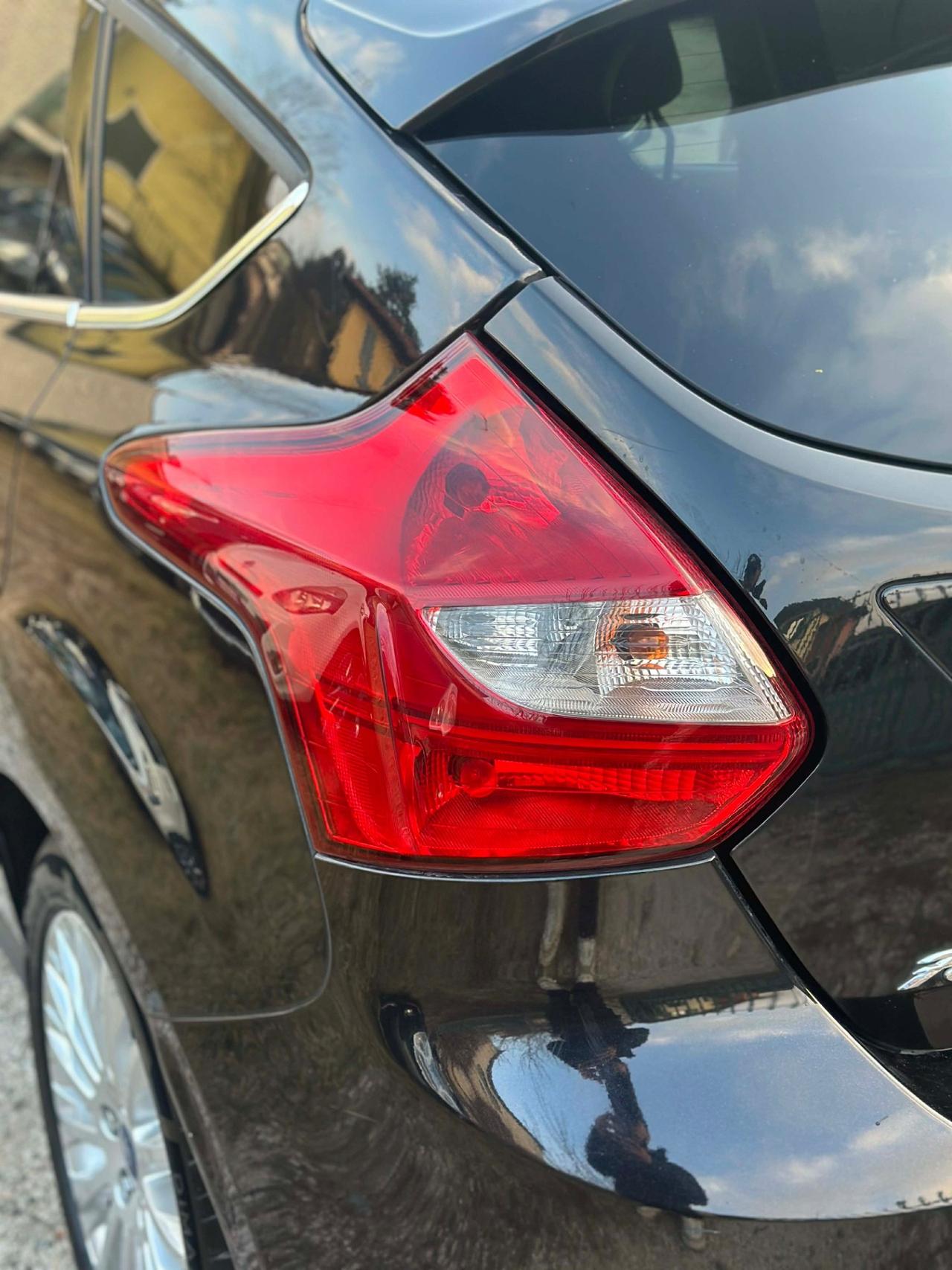 Ford FOCUS 1.6 TDCi 115 CV TITANIUM NAVI FULLOPT KMCERT