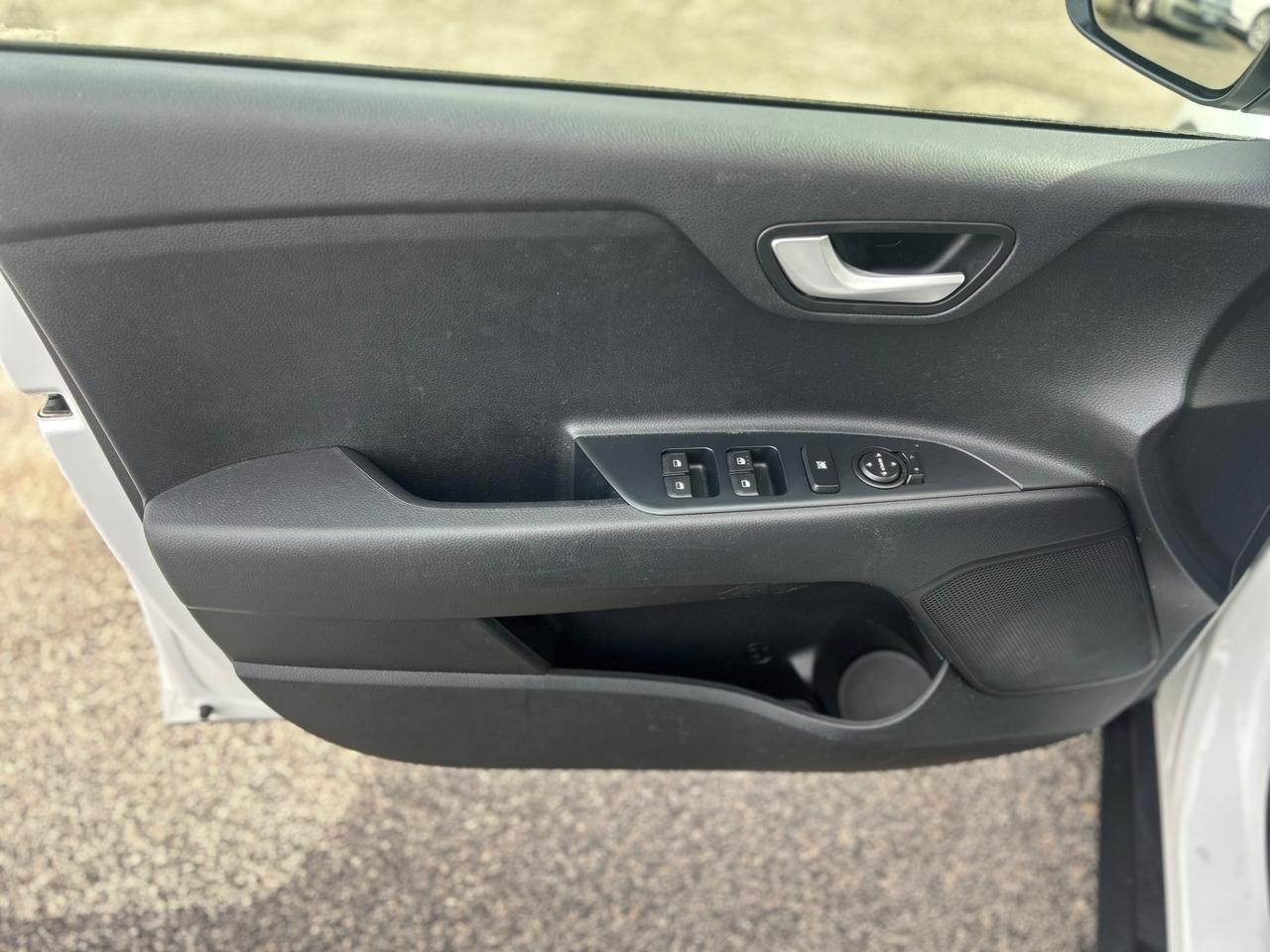 Kia Stonic 1.4 MPI EcoGPL Style B-Color