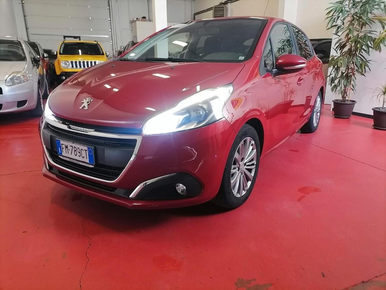 Peugeot 208 PureTech 82 5 porte Allure