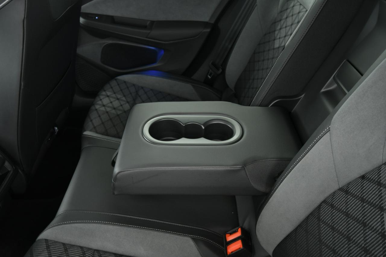 VOLKSWAGEN Golf 1.5 etsi evo R-Line 130cv dsg NEOPATENTATI+ACC+APPLE CARPLAY