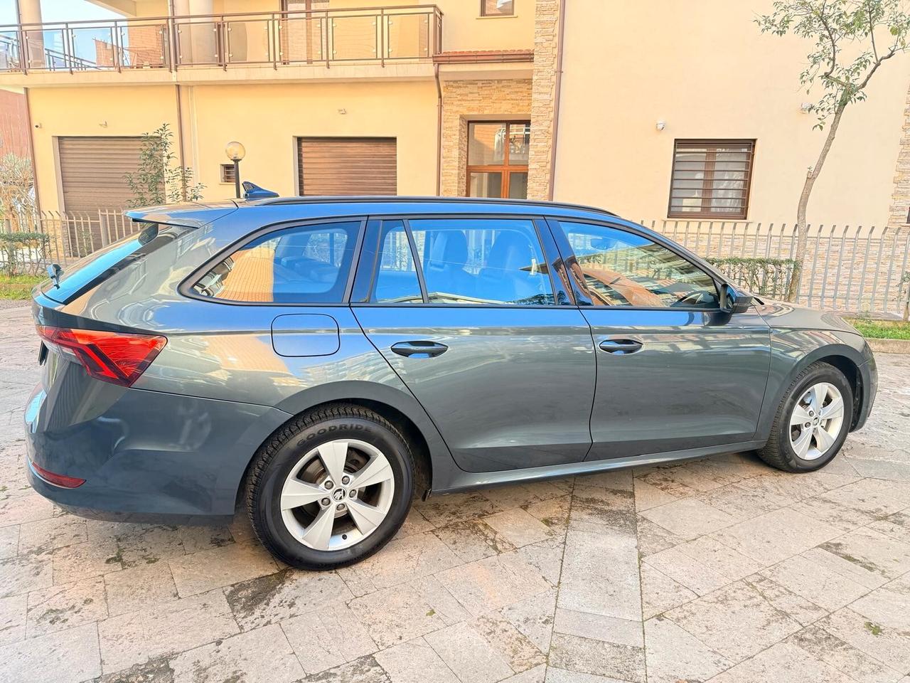 Skoda Octavia 2.0 TDI DSG Wagon Executive 02/2021