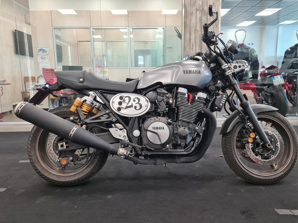 YAMAHA XJR 1300