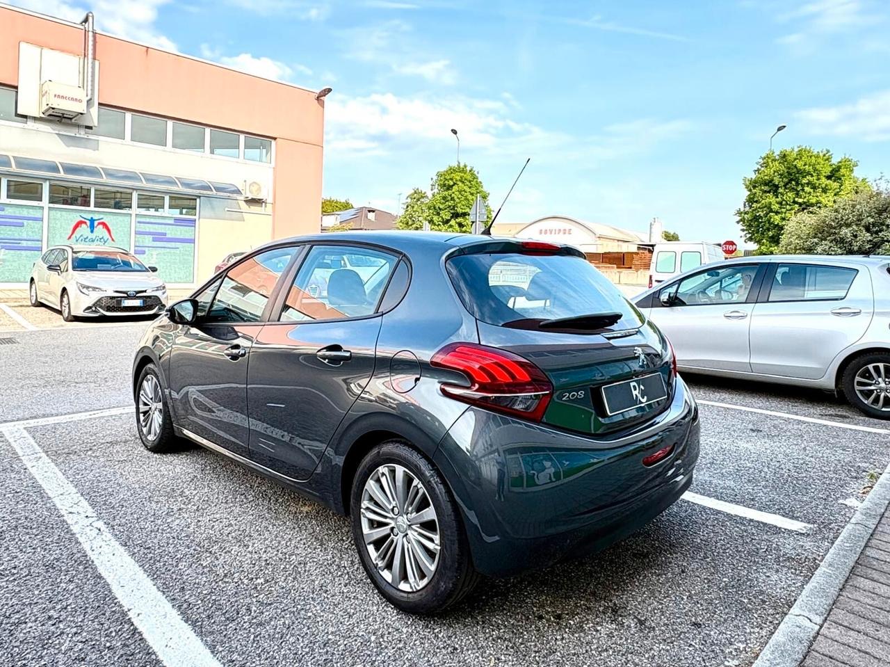 Peugeot 208 1.2 Neopatentati