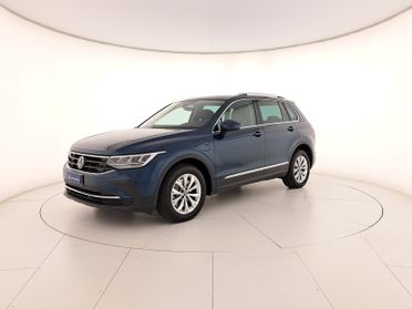 Volkswagen Tiguan 1.4 tsi eh life dsg