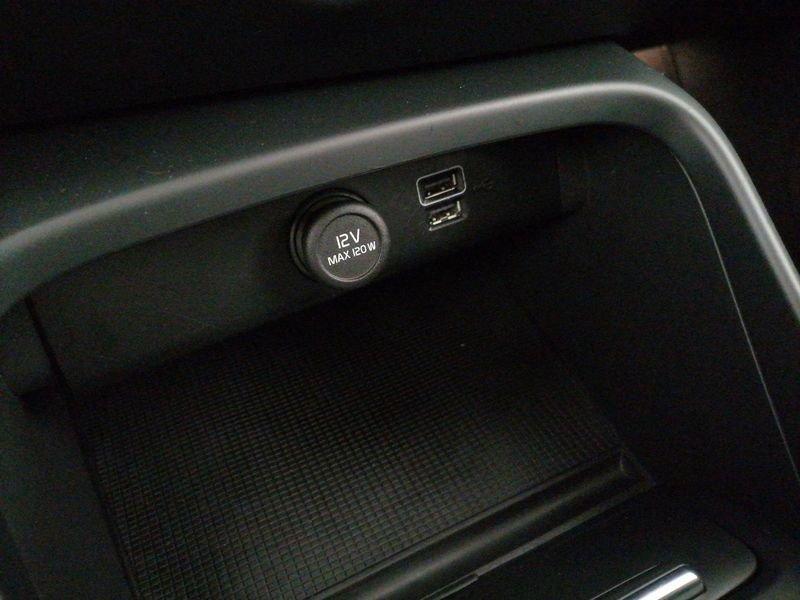 Volvo XC40 1.5 t3 Momentum 163cv my20