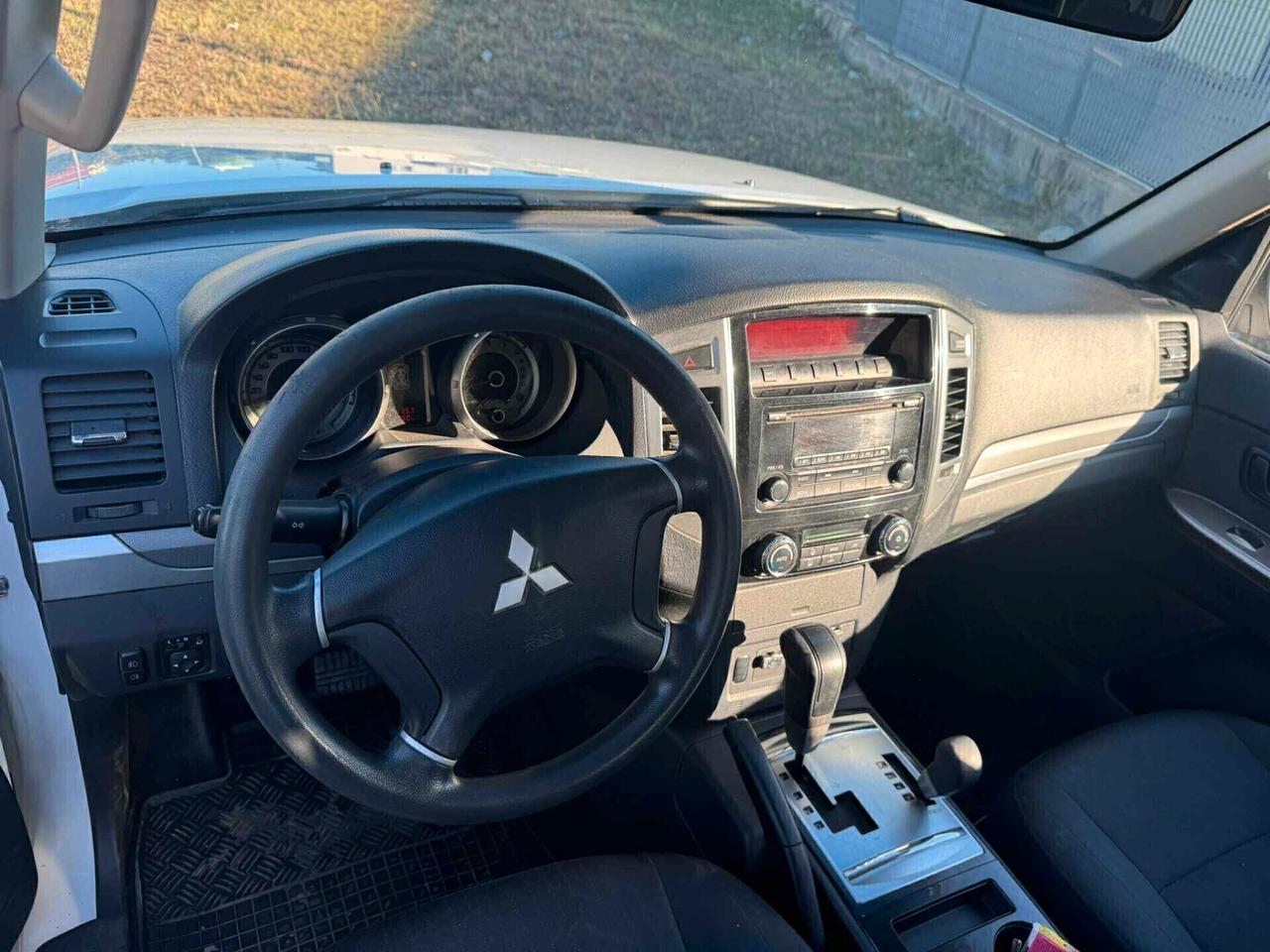 Mitsubishi Pajero 3.2 DI-D 16V aut. 3p. Instyle DPF 2016 verricello iva