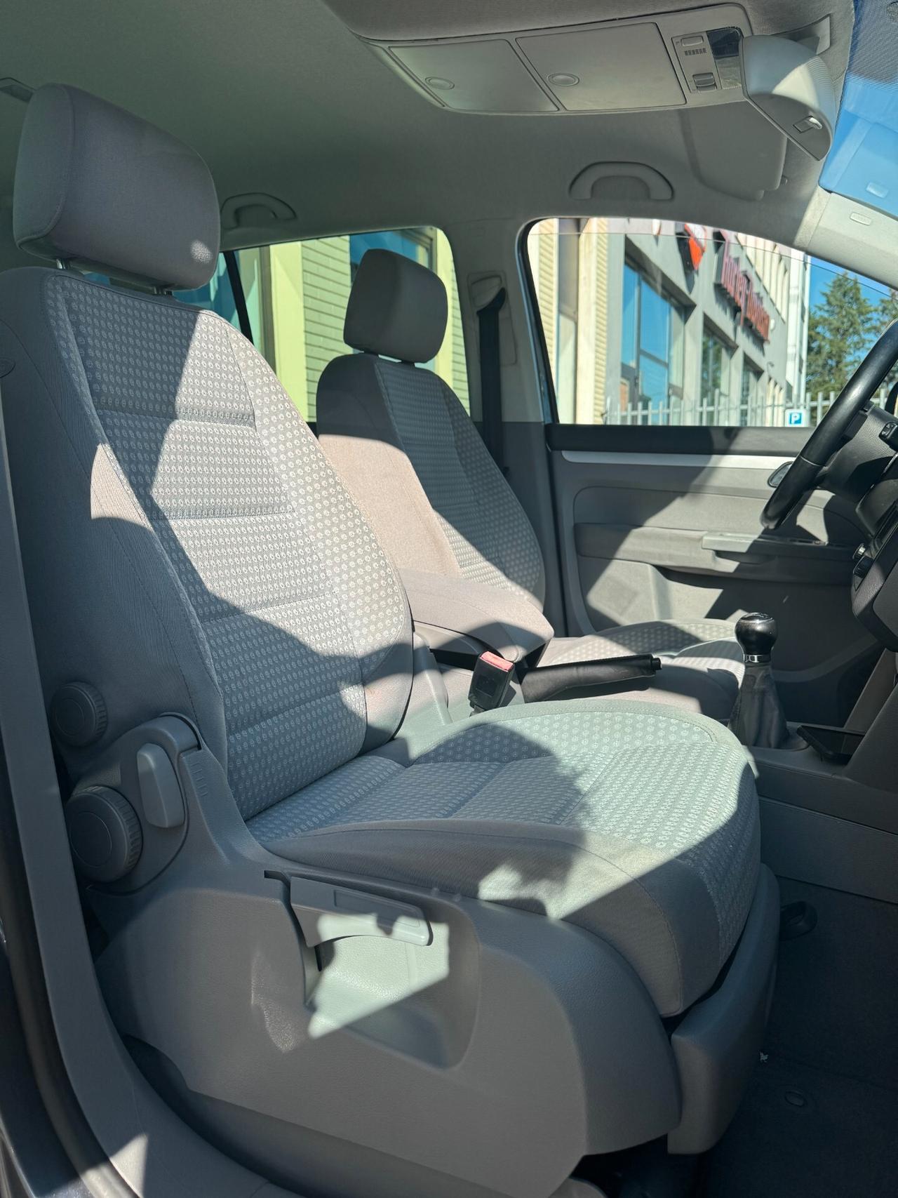 Volkswagen Touran 1.6 16V FSI Highline NEOPATENTATO