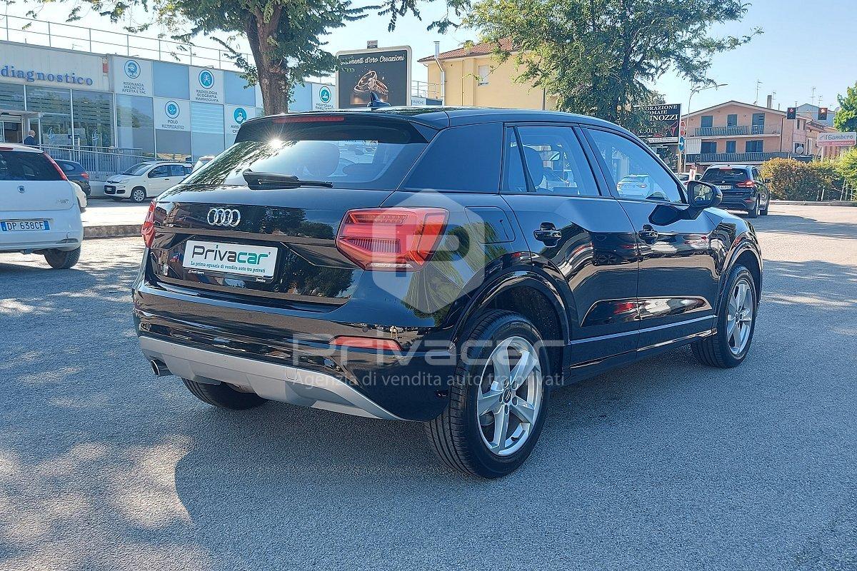 AUDI Q2 30 TDI S tronic Identity Black