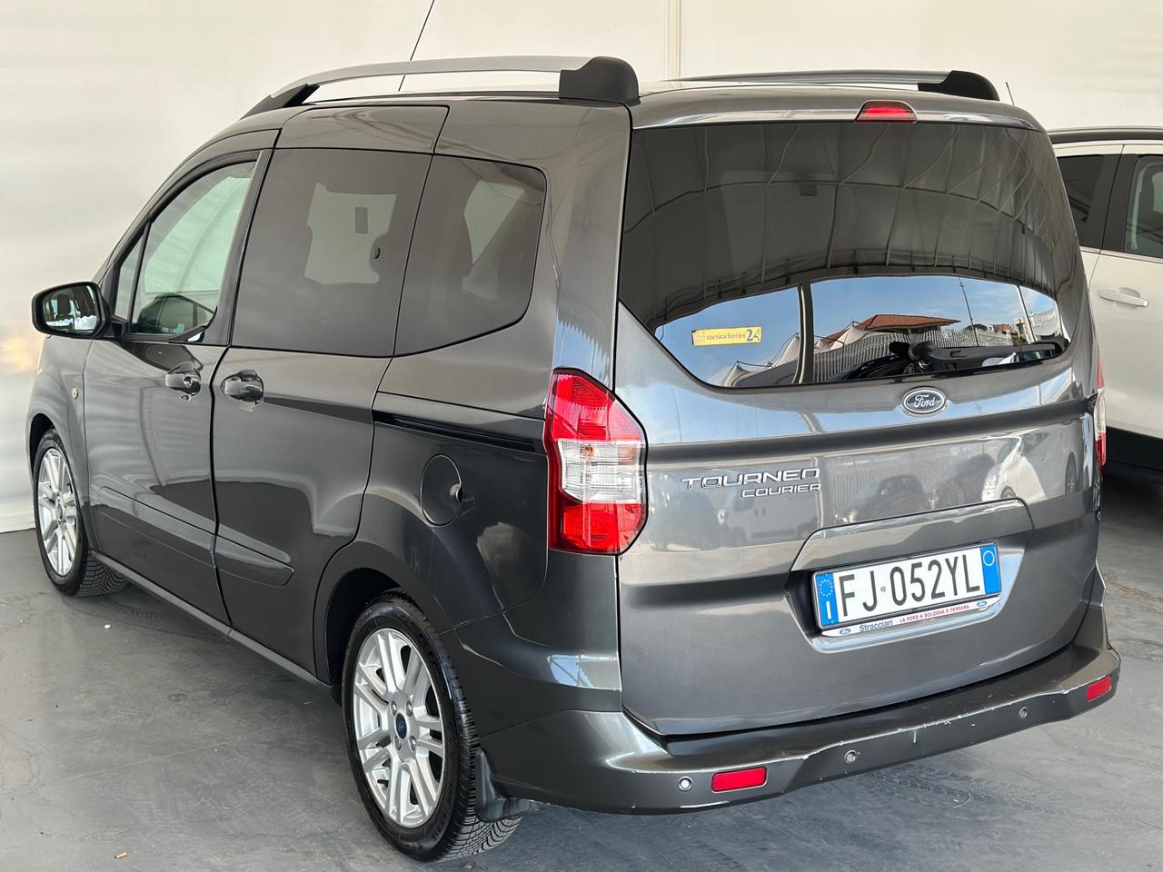 Ford Tourneo Courier 1.5 TDCI 95 CV Titanium 2017