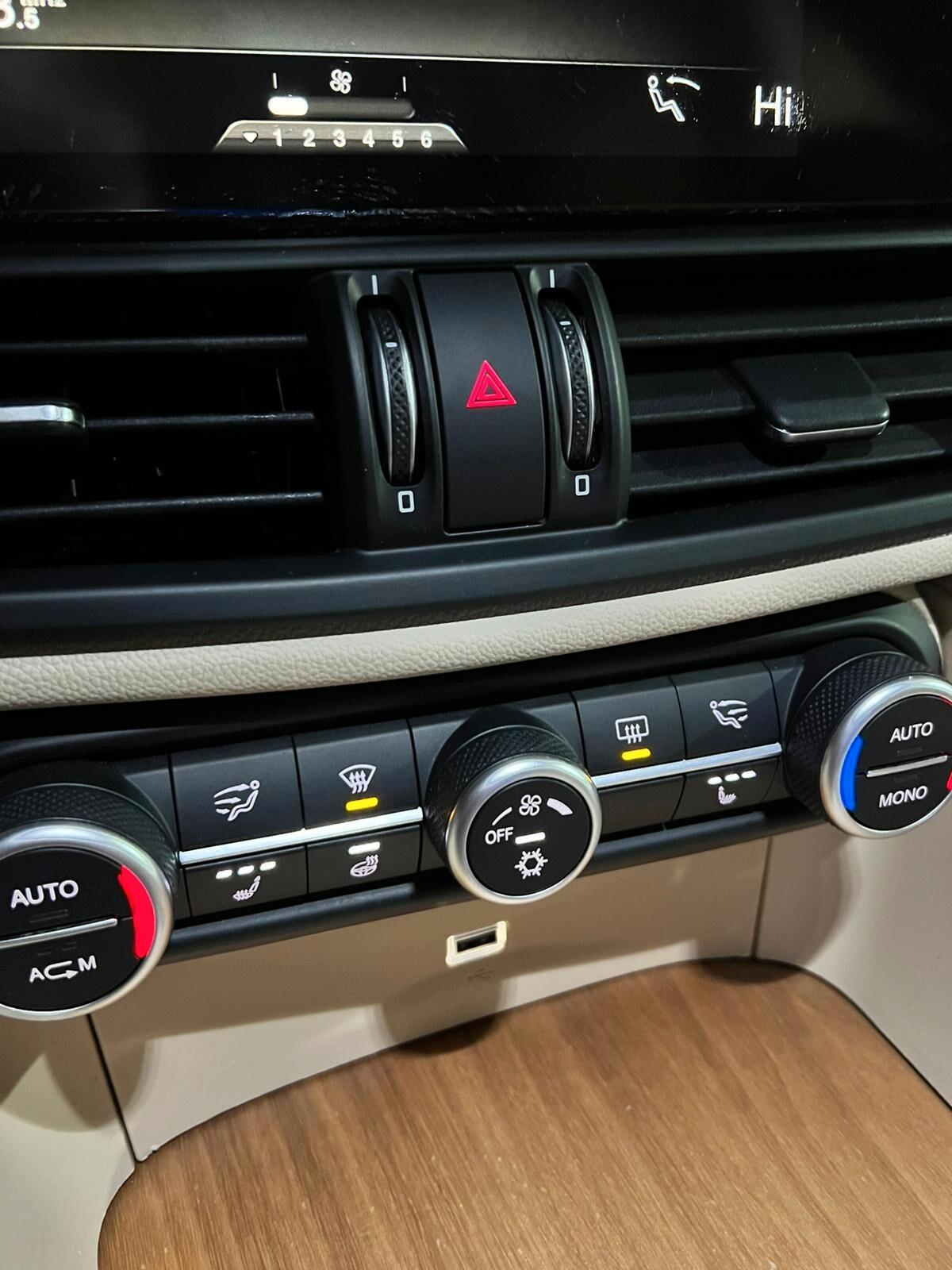 Alfa Romeo Giulia 2.2 Turbodiesel 180 CV AT8 Business Sport Launch Ed.