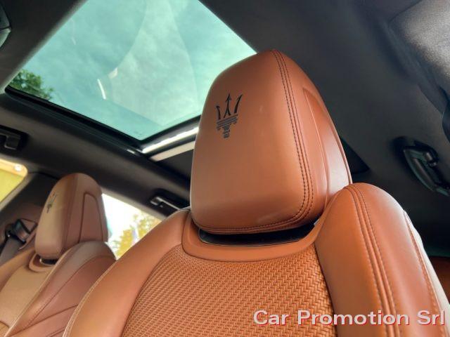 MASERATI Levante V6 AWD Granlusso UNA DI CENTO