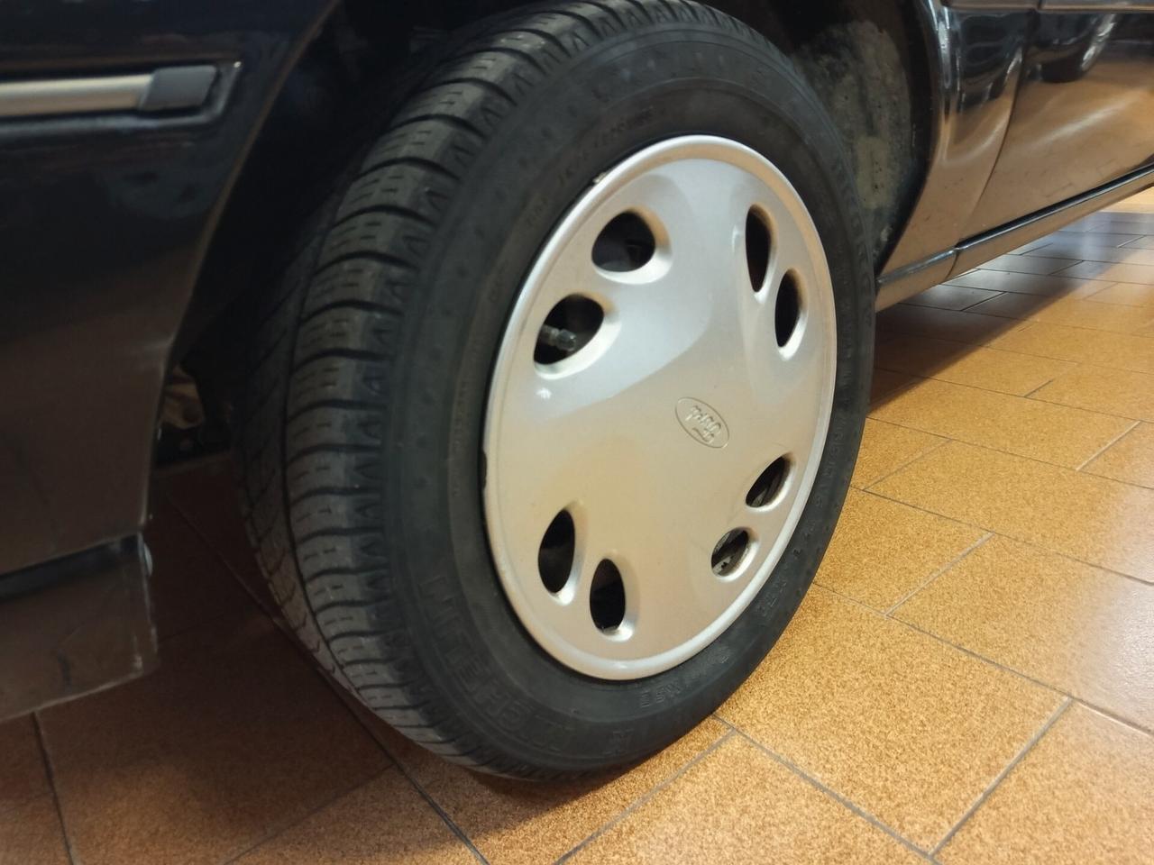 Ford Fiesta 1.1i cat 5 porte Newport, 37 Mila chilometri
