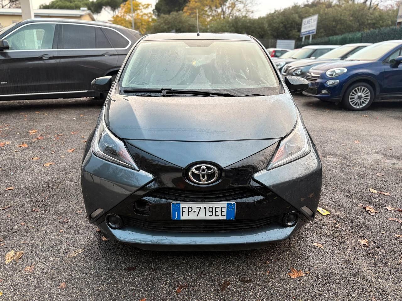 Toyota Aygo 1.0 VVT-i 69 CV 5 porte x-cool TSS
